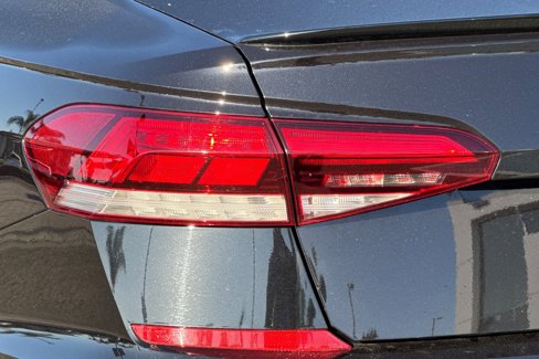 Used 2020 Volkswagen Passat 2.0T R-Line image 25