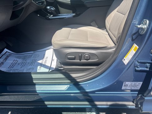 Certified 2024 Buick Envista Avenir image 13