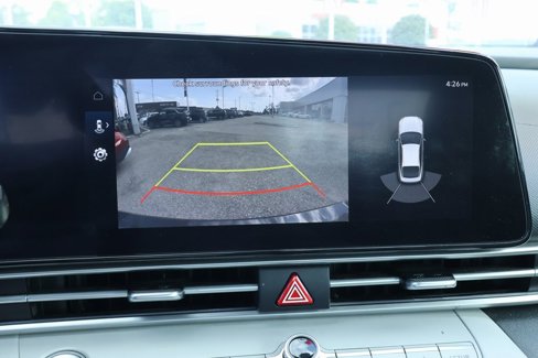 Used 2023 Hyundai Elantra Limited image 4