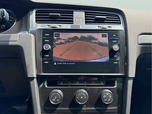 Used 2018 Volkswagen Golf SE image 24