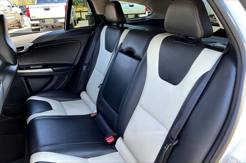 Used 2017 Volvo V60 T5 Cross Country w/ Convenience Package image 20
