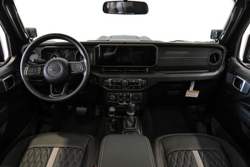 Used 2025 Jeep Gladiator Sport image 9