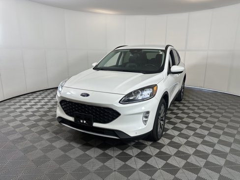 Used 2021 Ford Escape Titanium image 2