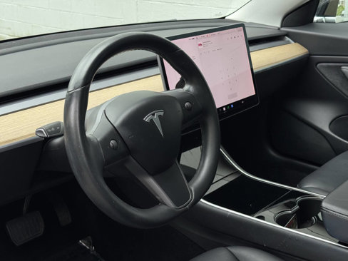 Used 2018 Tesla Model 3 Mid Range image 14