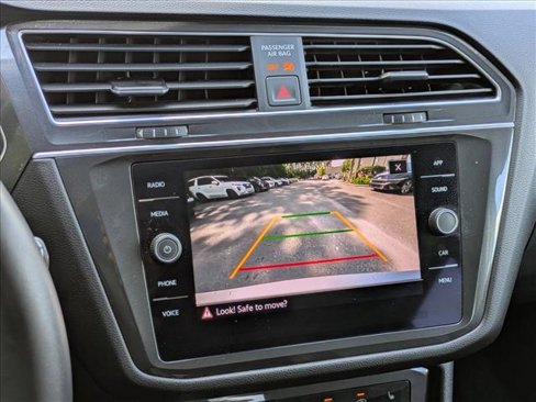 Used 2024 Volkswagen Tiguan SE image 12