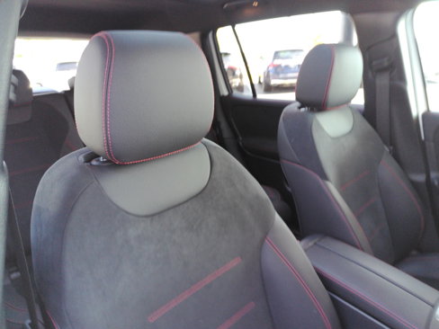 Used 2024 Mercedes-Benz GLB 250 4MATIC image 28