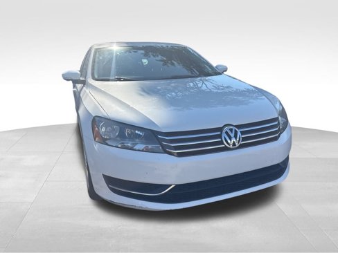 Used 2014 Volkswagen Passat 1.8T SE image 9