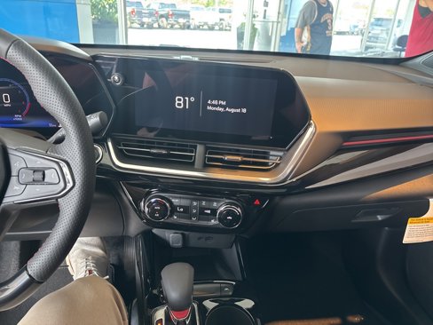 New 2025 Chevrolet Trax RS w/ Sunroof Package image 11
