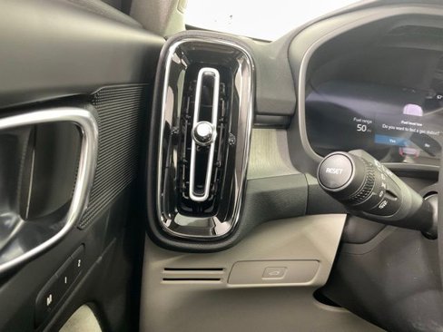 New 2025 Volvo XC40 B5 Plus w/ Protection Package Premier image 18