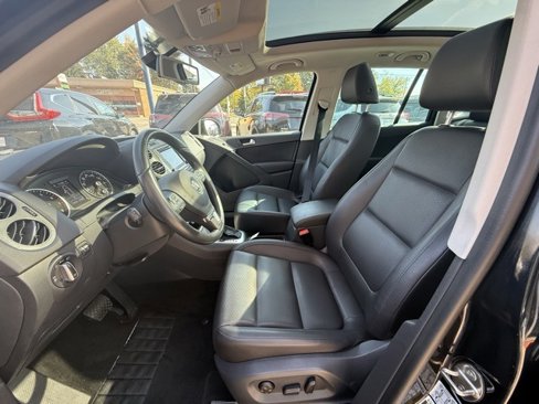 Used 2016 Volkswagen Tiguan SE image 9