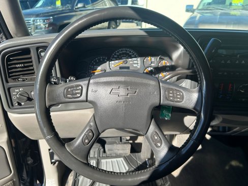 Used 2005 Chevrolet Avalanche LS w/ Onstar Plus Package image 15