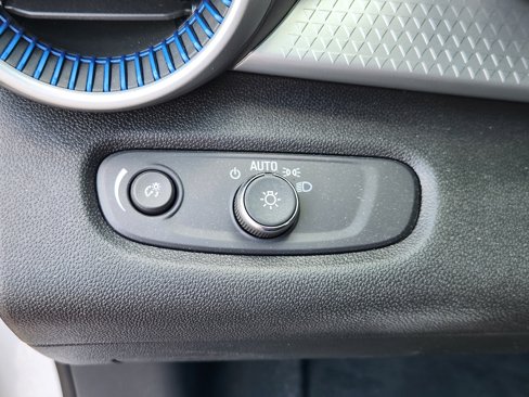 Used 2025 Chevrolet Trax LS image 23