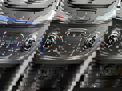Used 2018 Chevrolet Equinox LT image 23
