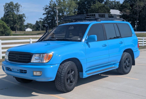 Used 2001 Toyota Land Cruiser image 1