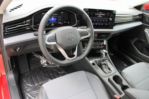 New 2025 Volkswagen Jetta SE image 8