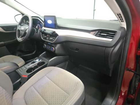 Used 2022 Ford Escape SE w/ SE Sport Appearance Package image 4