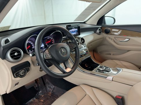 Used 2019 Mercedes-Benz GLC 300 image 4