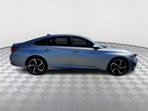 Used 2018 Honda Accord Sport image 8