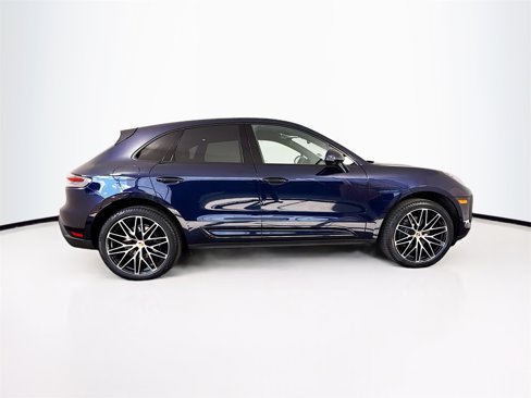 Certified 2022 Porsche Macan image 8