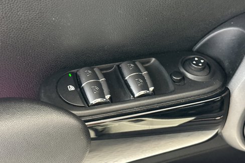 Used 2016 MINI Cooper S image 14