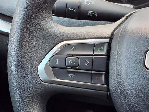 Used 2023 Jeep Compass Sport image 21
