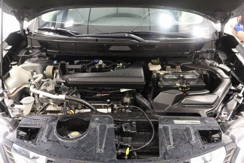 Used 2018 Nissan Rogue SV w/ Premium Package image 21
