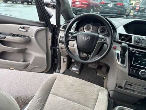 Used 2016 Honda Odyssey SE image 16