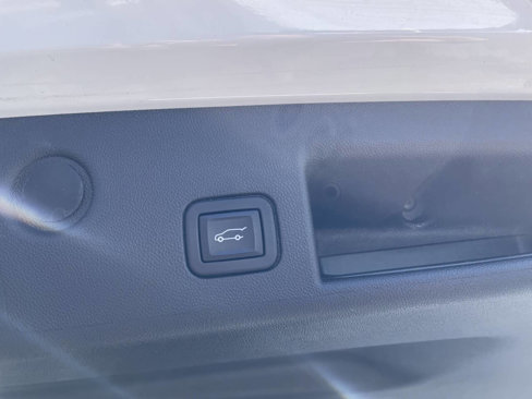 Used 2022 Chevrolet Equinox Premier image 7