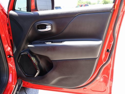 Used 2020 Jeep Renegade Altitude image 8