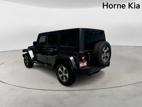 Used 2018 Jeep Wrangler Unlimited Sahara w/ Connectivity Group image 5