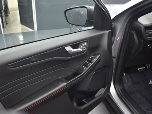 Used 2024 Ford Escape ST-Line image 12