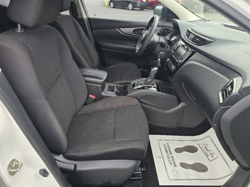 Used 2021 Nissan Rogue Sport S image 12