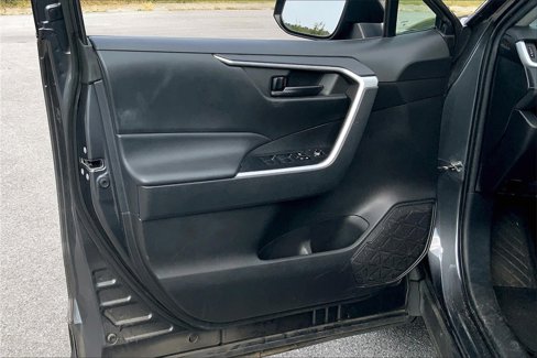 Used 2021 Toyota RAV4 LE image 24