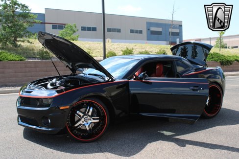 Used 2010 Chevrolet Camaro SS w/ Interior Accent Trim Package image 13
