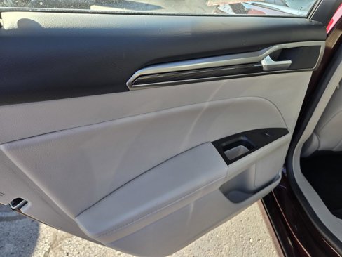 Used 2017 Ford Fusion SE image 35
