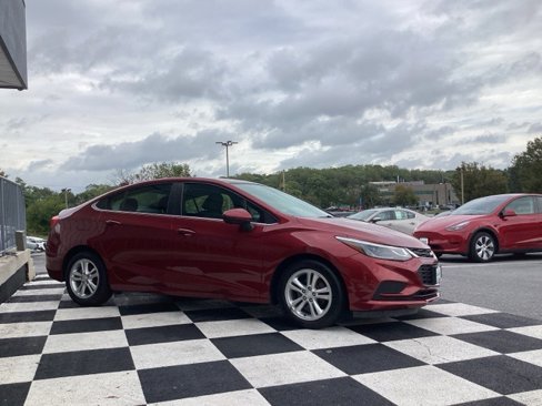 Used 2017 Chevrolet Cruze LT w/ Convenience Package image 4