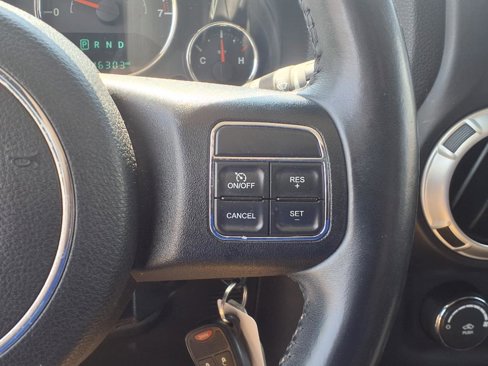 Used 2015 Jeep Wrangler Unlimited Sahara w/ Connectivity Group image 17
