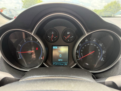 Used 2013 Chevrolet Cruze LT image 20