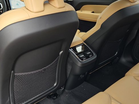 New 2025 Volvo XC60 B5 Ultra w/ Protection Package Premier image 31