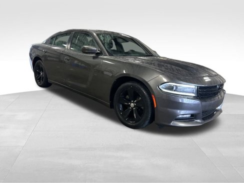 Used 2017 Dodge Charger SXT image 9