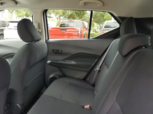 Used 2024 Nissan Kicks S image 9