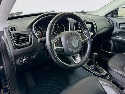 Certified 2020 Jeep Compass Latitude image 9