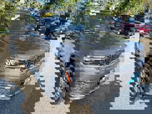 New 2025 Jeep Grand Cherokee Laredo X w/ Luxury Tech Group I image 2