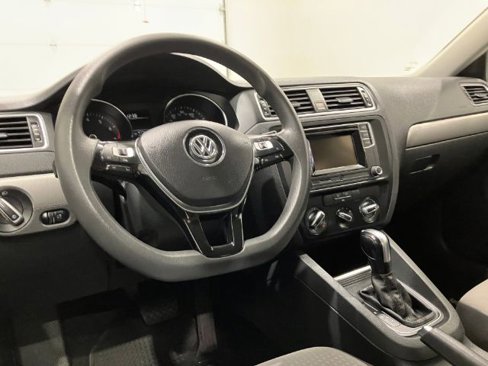 Used 2017 Volkswagen Jetta S image 35