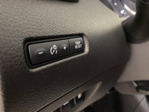 Used 2019 Nissan Rogue SV w/ Premium Package image 20