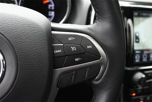 Used 2019 Jeep Grand Cherokee Limited image 25