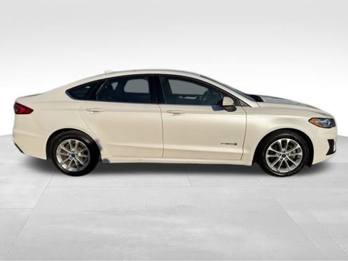 Used 2019 Ford Fusion SE image 5