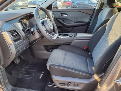 Used 2023 Nissan Rogue SV image 11