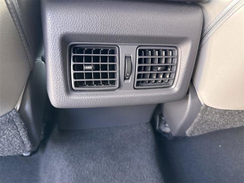 Used 2018 Toyota Camry XSE image 19