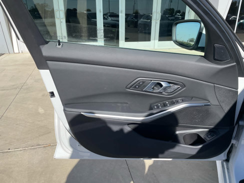 New 2025 BMW 330i Sedan image 11